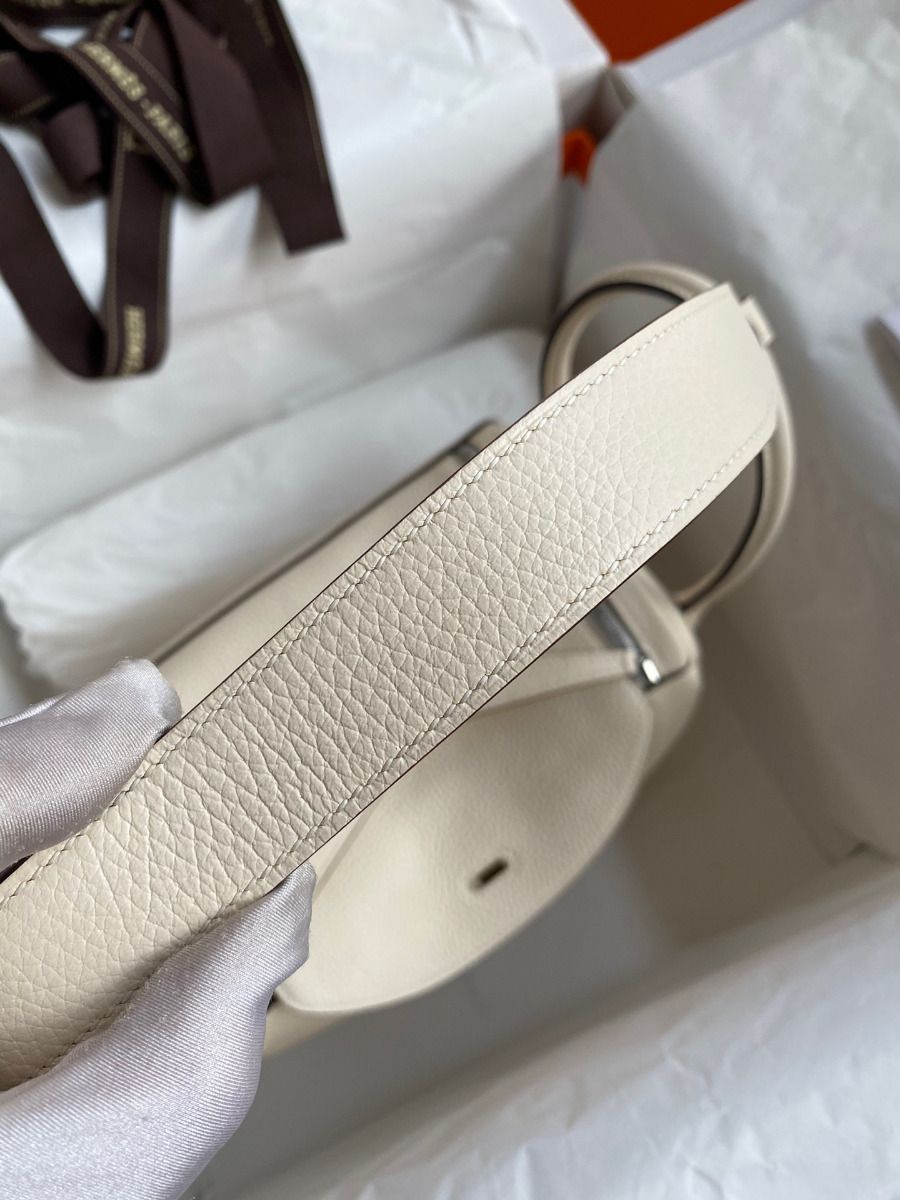 Hermes Lindy 26 Handmade Bag In Nata Clemence Leather - Image 8