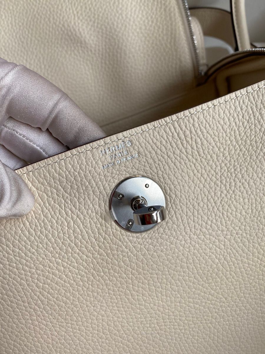 Hermes Lindy 26 Handmade Bag In Nata Clemence Leather - Image 10