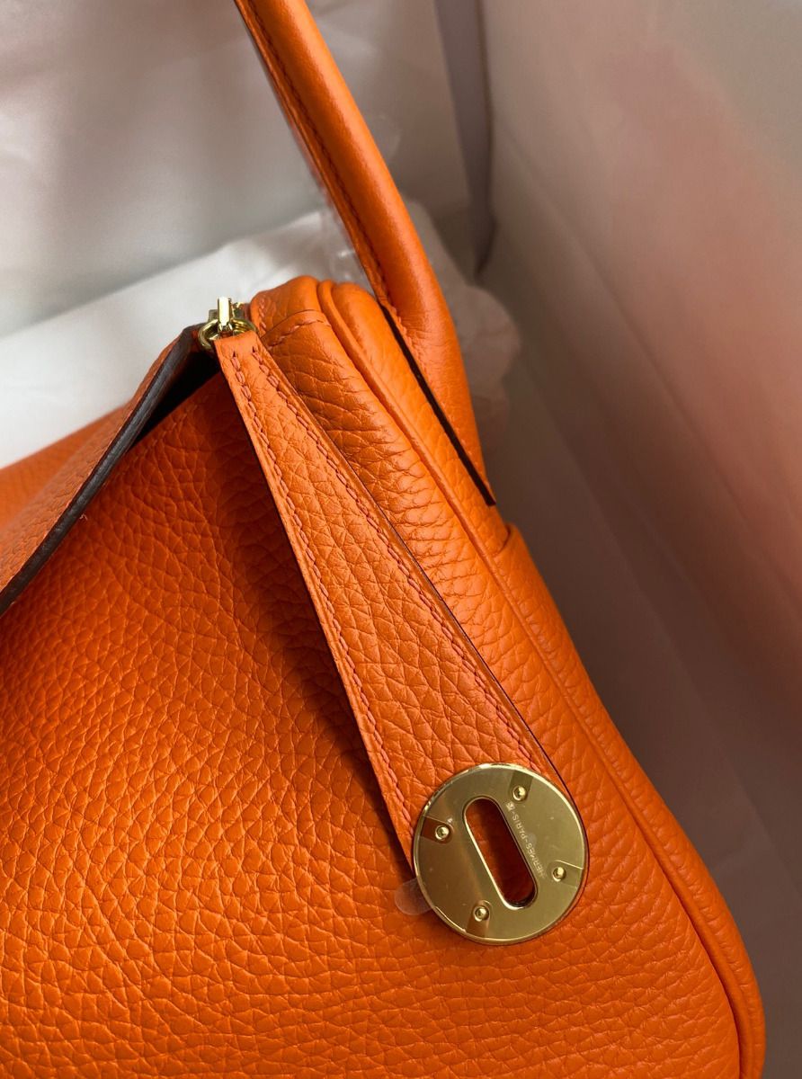 Hermes Lindy 26 Handmade Bag In Orange Clemence Leather - Image 4