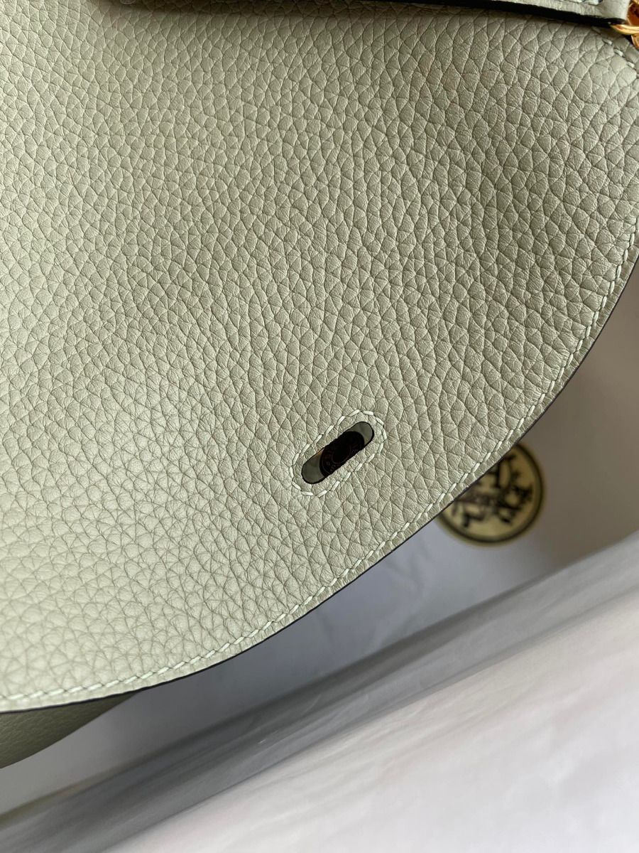 Hermes Lindy 26 Handmade Bag In Sauge Clemence Leather - Image 7