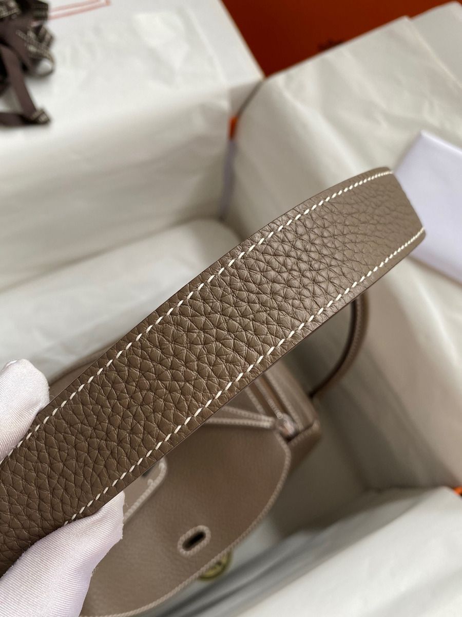 Hermes Lindy 26 Handmade Bag In Taupe Clemence Leather - Image 8