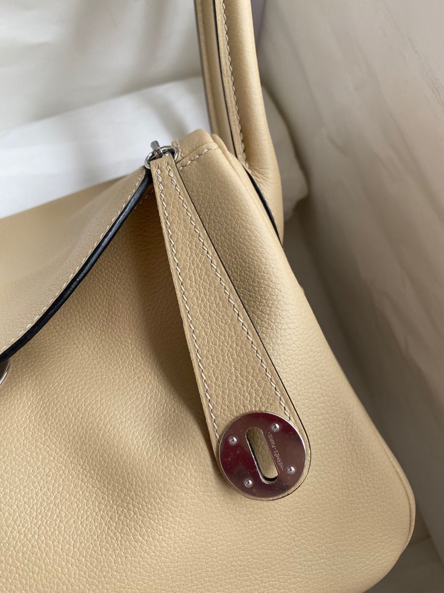 Hermes Lindy 26 Handmade Bag In Trench Clemence Leather - Image 4