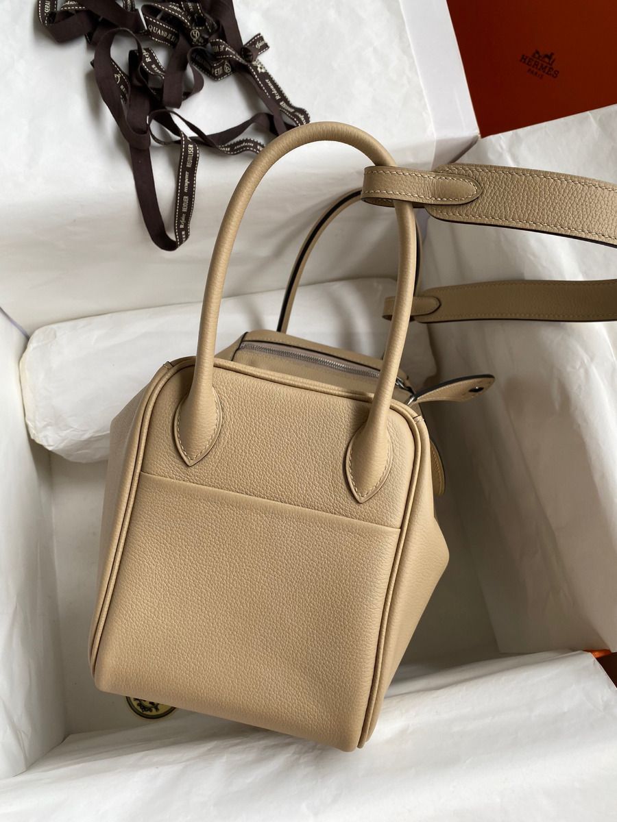 Hermes Lindy 26 Handmade Bag In Trench Evercolor Leather - Image 3