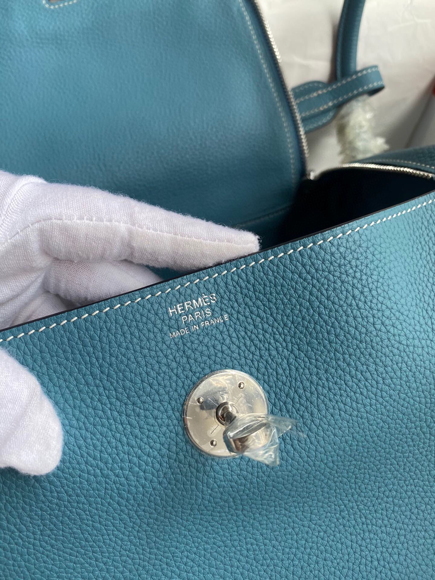 Hermes Lindy 30 Handmade Bag In Blue Jean Clemence Leather - Image 7