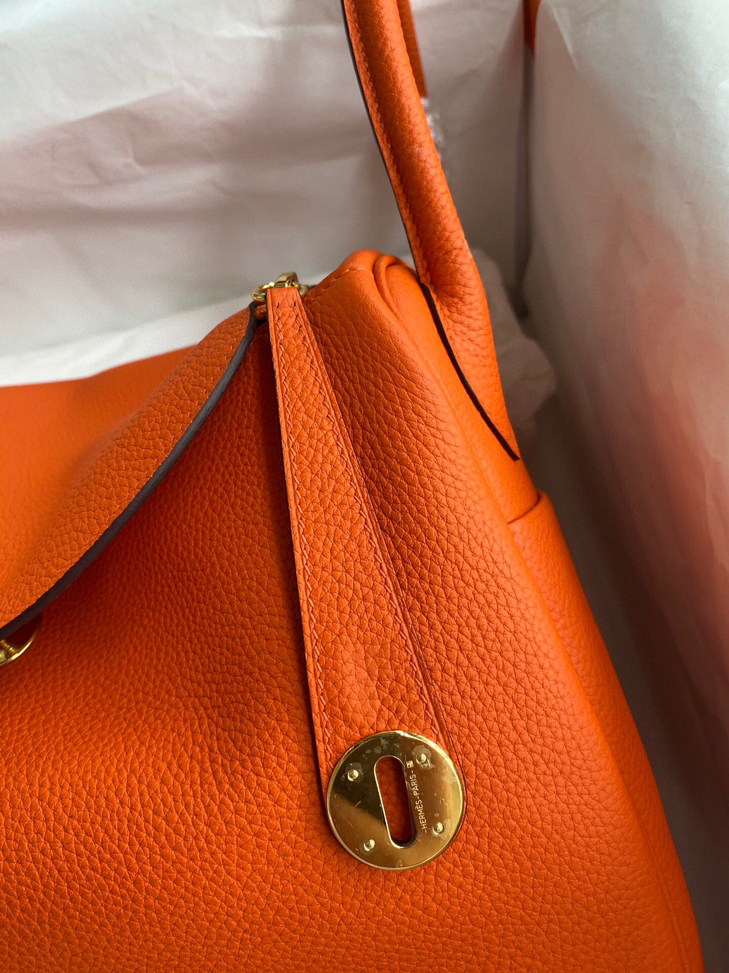 Hermes Lindy 30 Handmade Bag In Orange Clemence Leather - Image 4