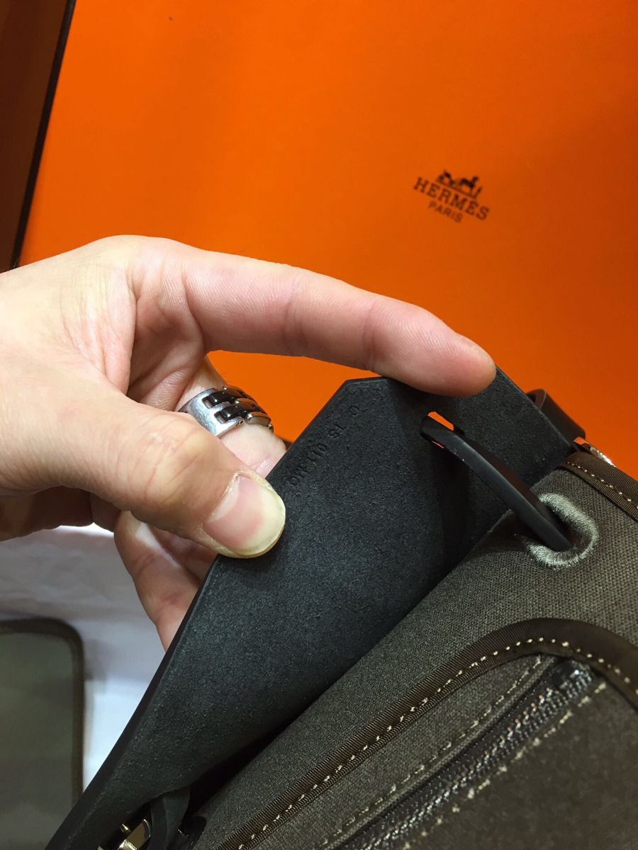 Hermes Herbag Zip 31cm Bag In Black And Canopee - Image 10