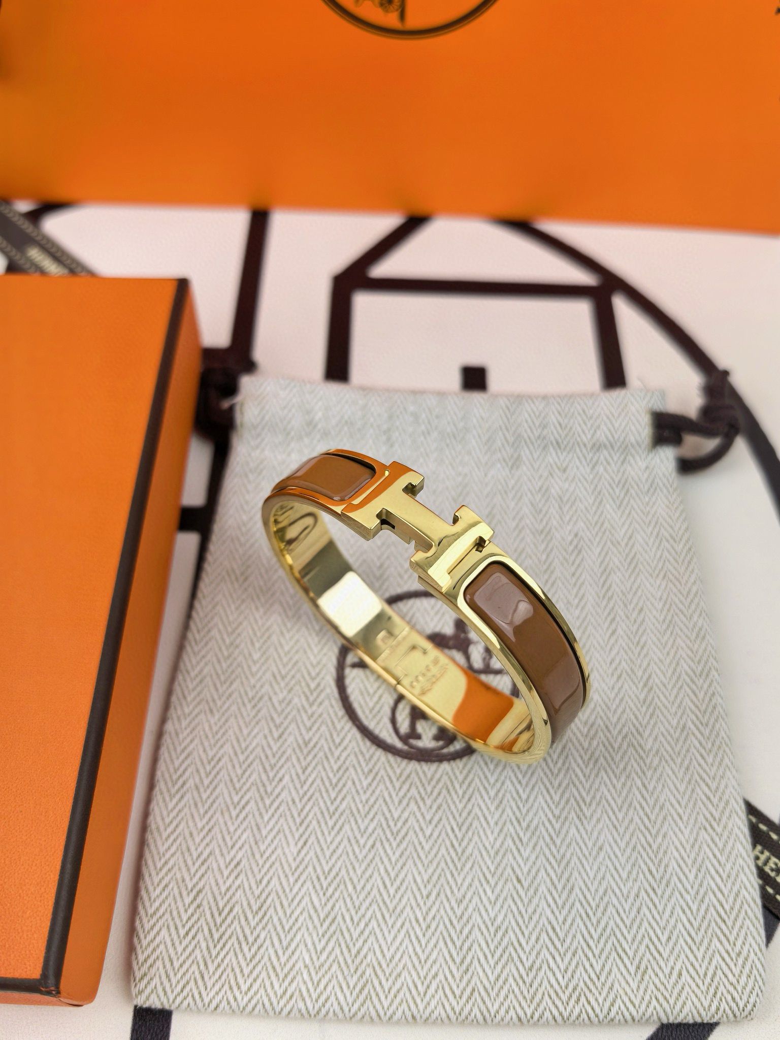 Hermes Chataigne Enamel Clic H Bracelet - Image 3