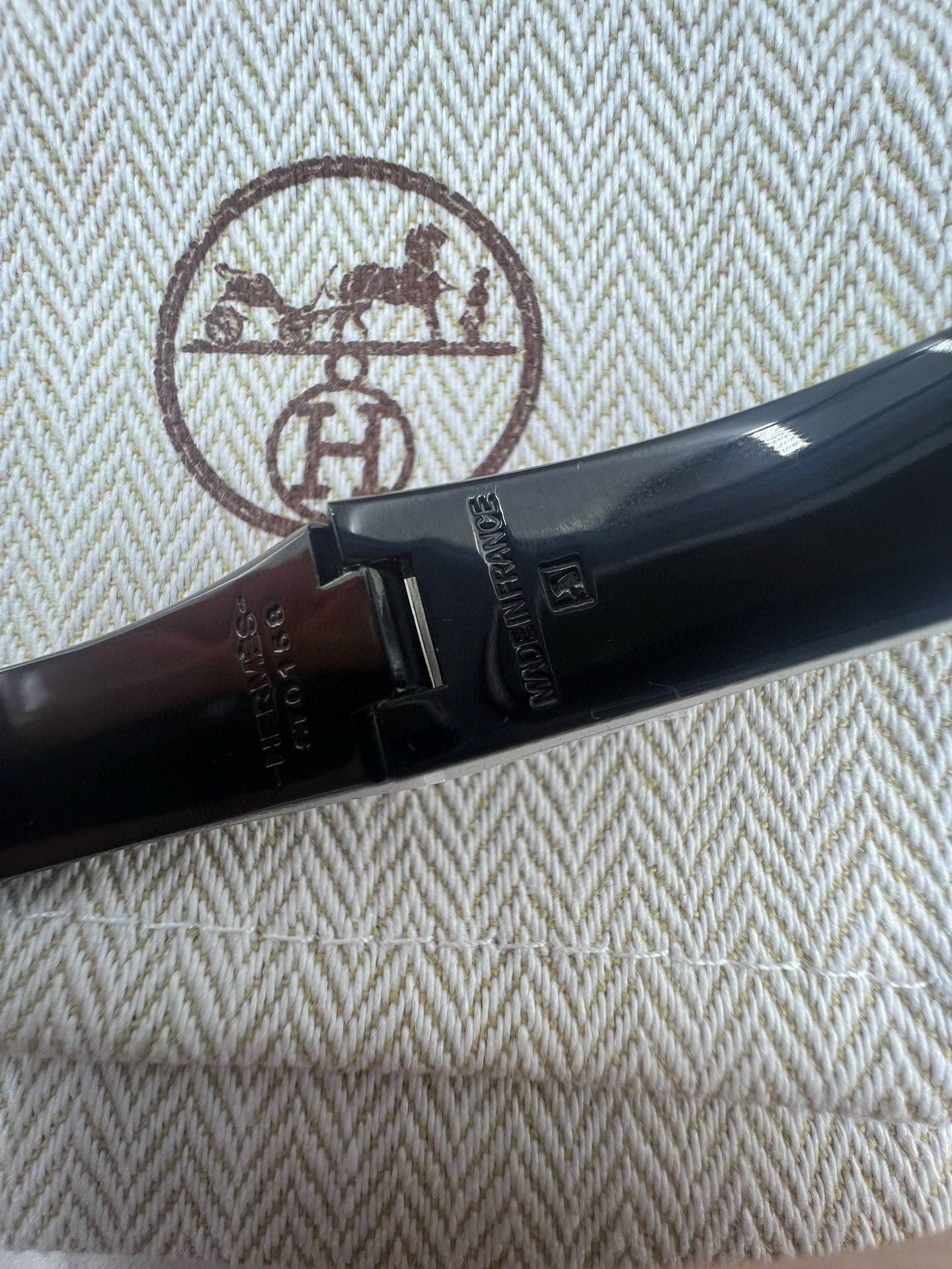 Hermes So Black Enamel Clic HH Bracelet - Image 7