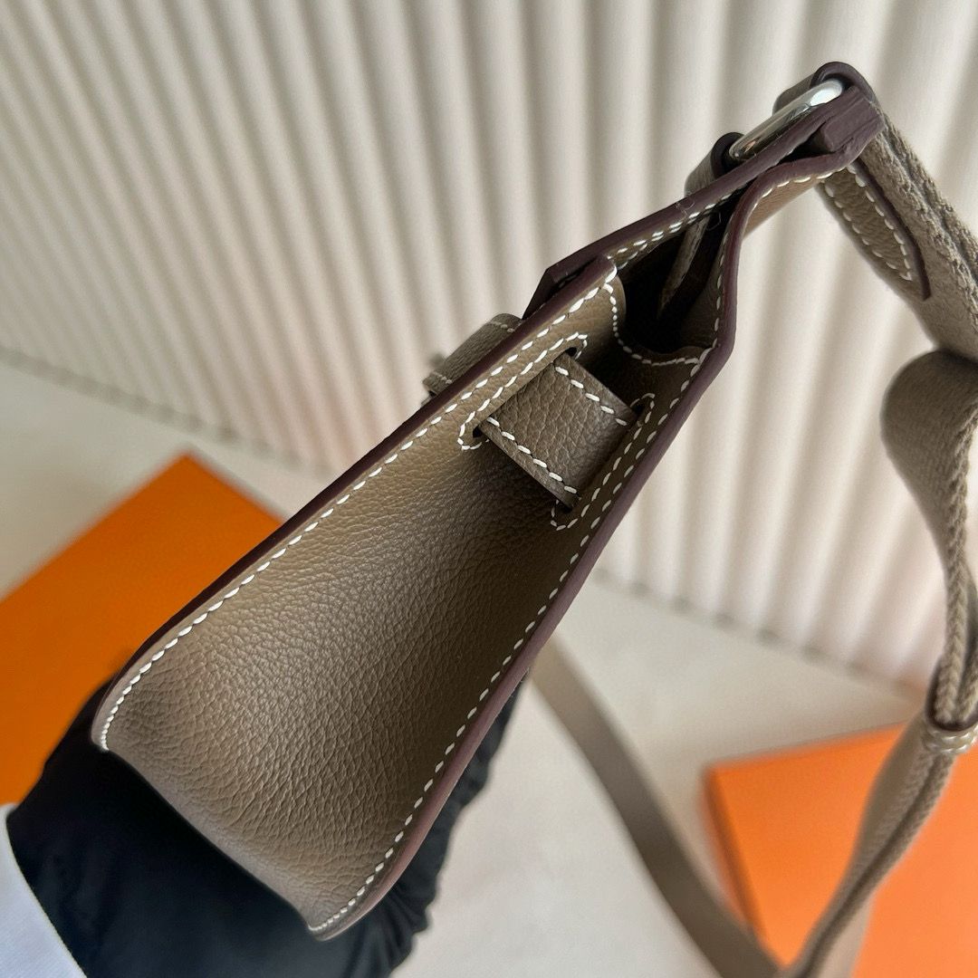 Hermes Jypsiere Mini Handmade Bag in Taupe Evercolor Calfskin - Image 4