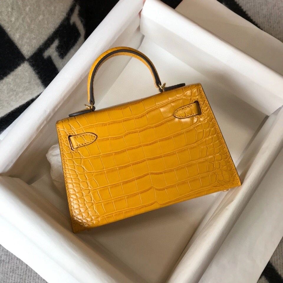 Hermes Kelly Mini II Bag In Yellow Embossed Crocodile Leather - Image 3