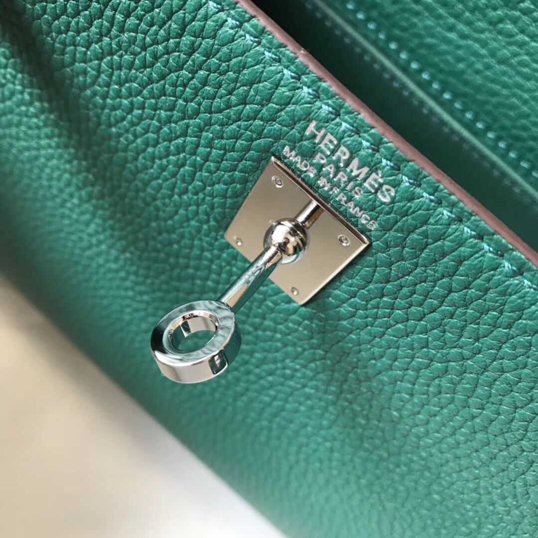 Hermes Kelly 20cm Bag In Vert Vertigo Clemence Leather PHW - Image 7