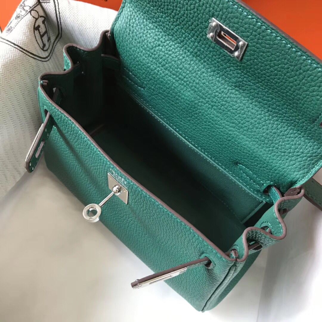 Hermes Kelly 20cm Bag In Vert Vertigo Clemence Leather PHW - Image 9