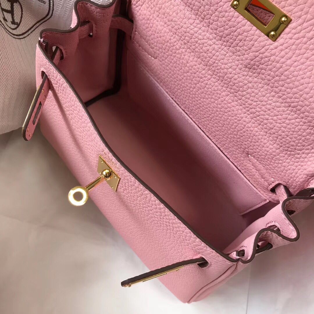 Hermes Kelly 20cm Bag In Pink Clemence Leather GHW - Image 9