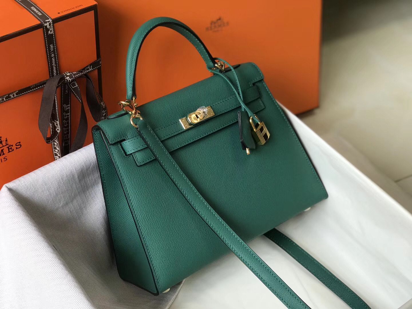 Hermes Kelly 25cm Sellier Bag In Malachite Epsom Leather - Image 5