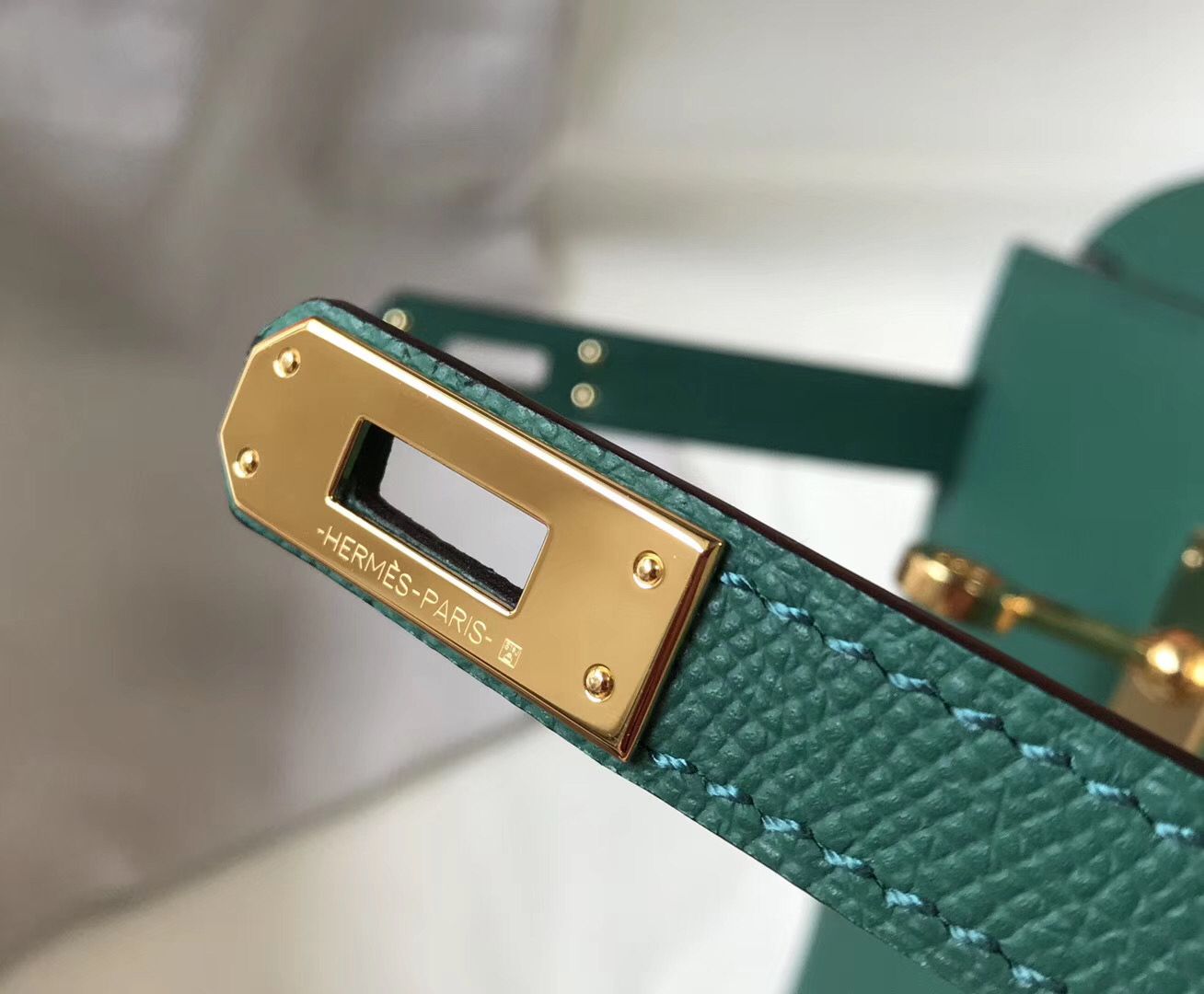 Hermes Kelly 25cm Sellier Bag In Malachite Epsom Leather - Image 8