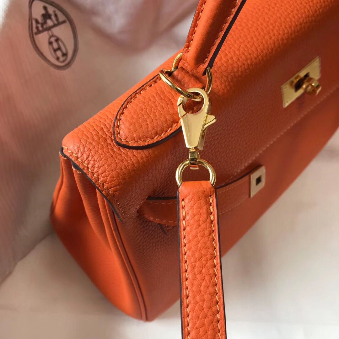 Hermes Kelly 28cm Bag In Orange Clemence Leather GHW - Image 9