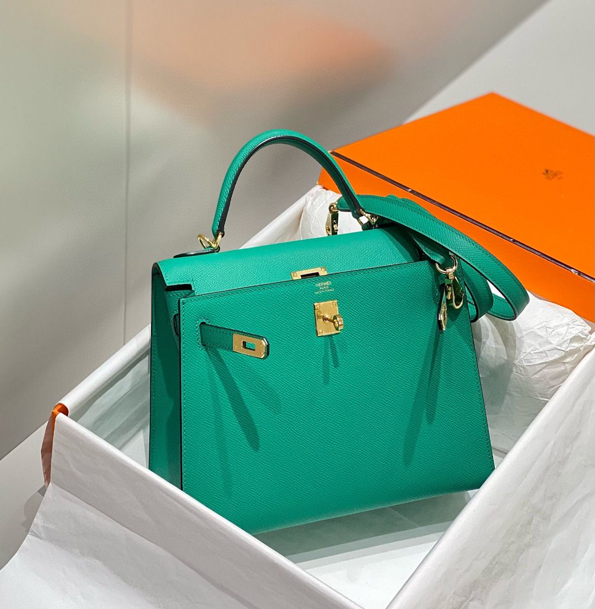 Hermes Kelly 28cm Bag In Vert Jade Epsom Leather PHW - Image 4