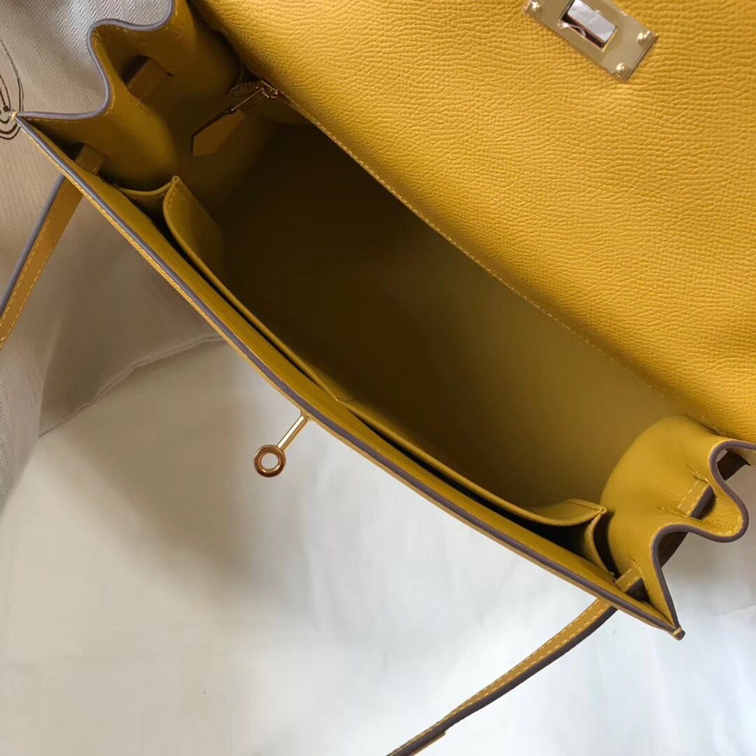 Hermes Kelly 28cm Bag In Yellow Epsom Leather GHW - Image 9