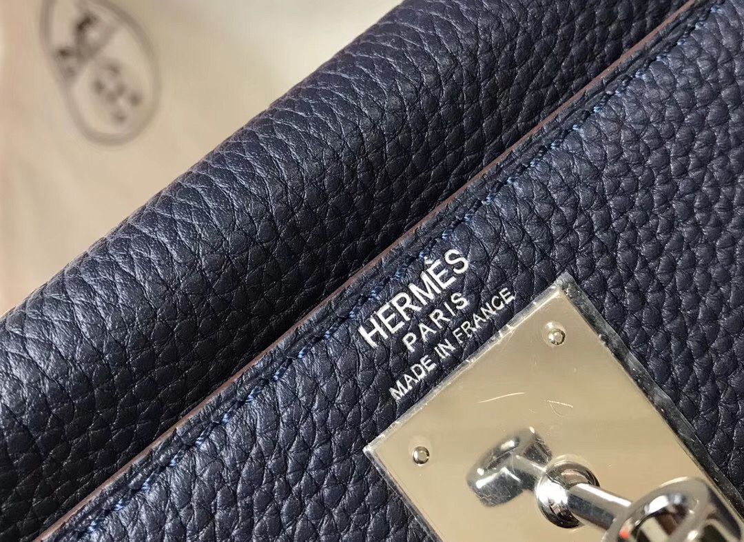 Hermes Kelly 32cm Bag In Dark Blue Clemence Leather PHW - Image 7