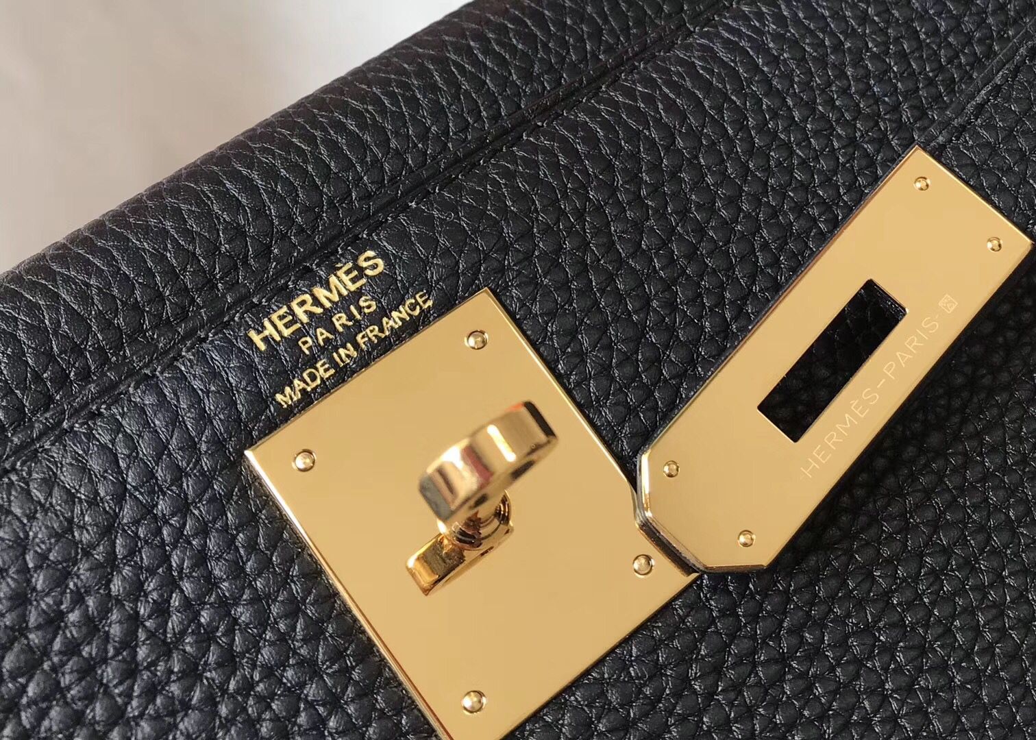 Hermes Kelly 32cm Bag In Black Clemence Leather GHW - Image 7