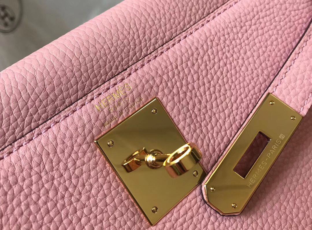 Hermes Kelly 32cm Bag In Pink Clemence Leather GHW - Image 3