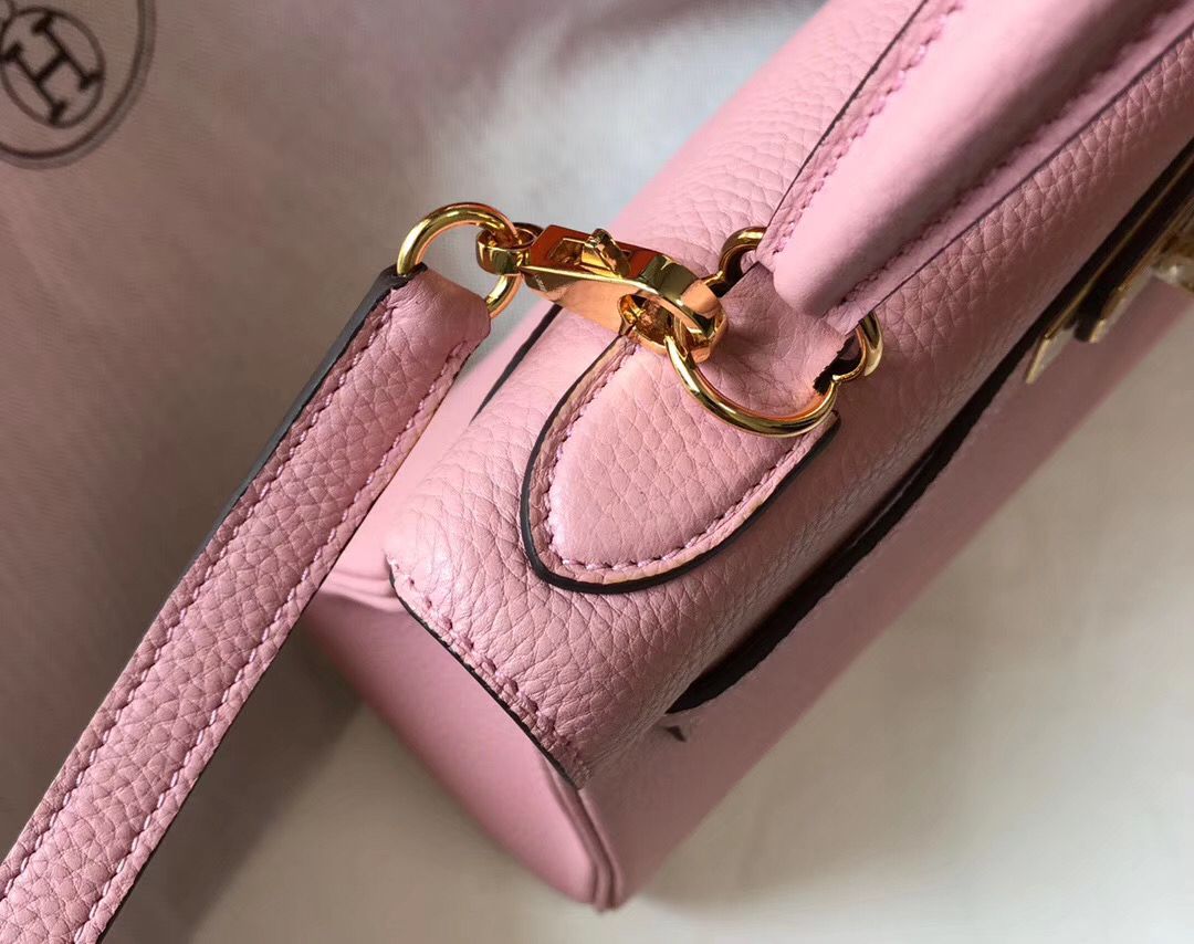 Hermes Kelly 32cm Bag In Pink Clemence Leather GHW - Image 9
