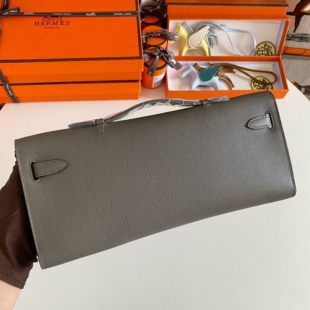 Hermes Kelly Cut Handmade Bag in Etain Epsom Calfskin - Image 3