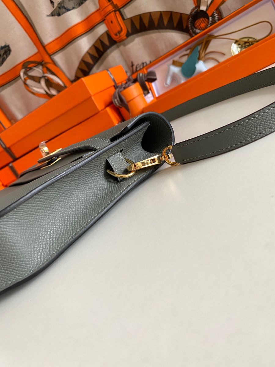 Hermes Kelly Depeches 25 Pouch in Vert Amande Epsom Calfskin - Image 9