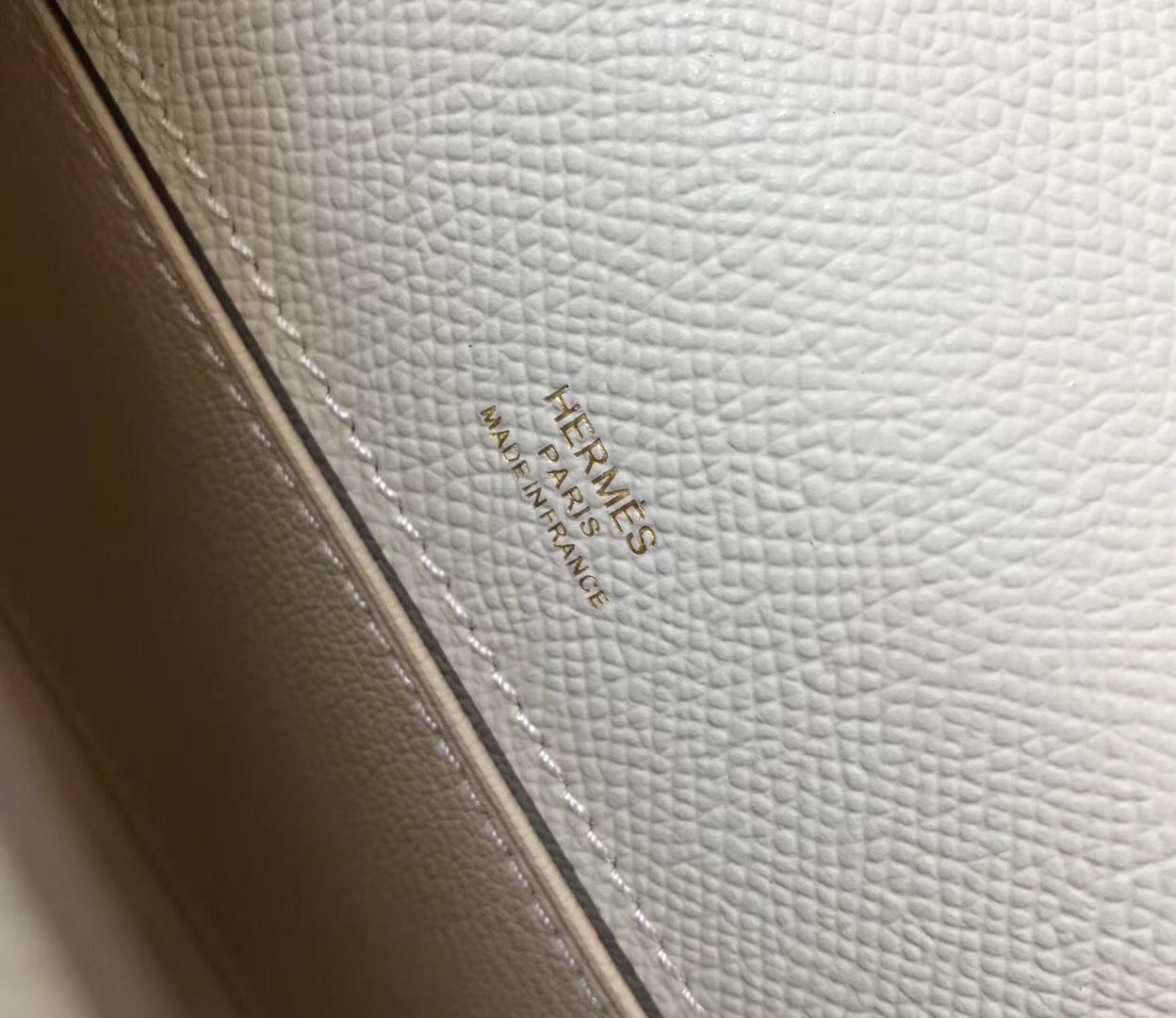 Hermes Kelly Pochette Bag In White Epsom Leather - Image 7