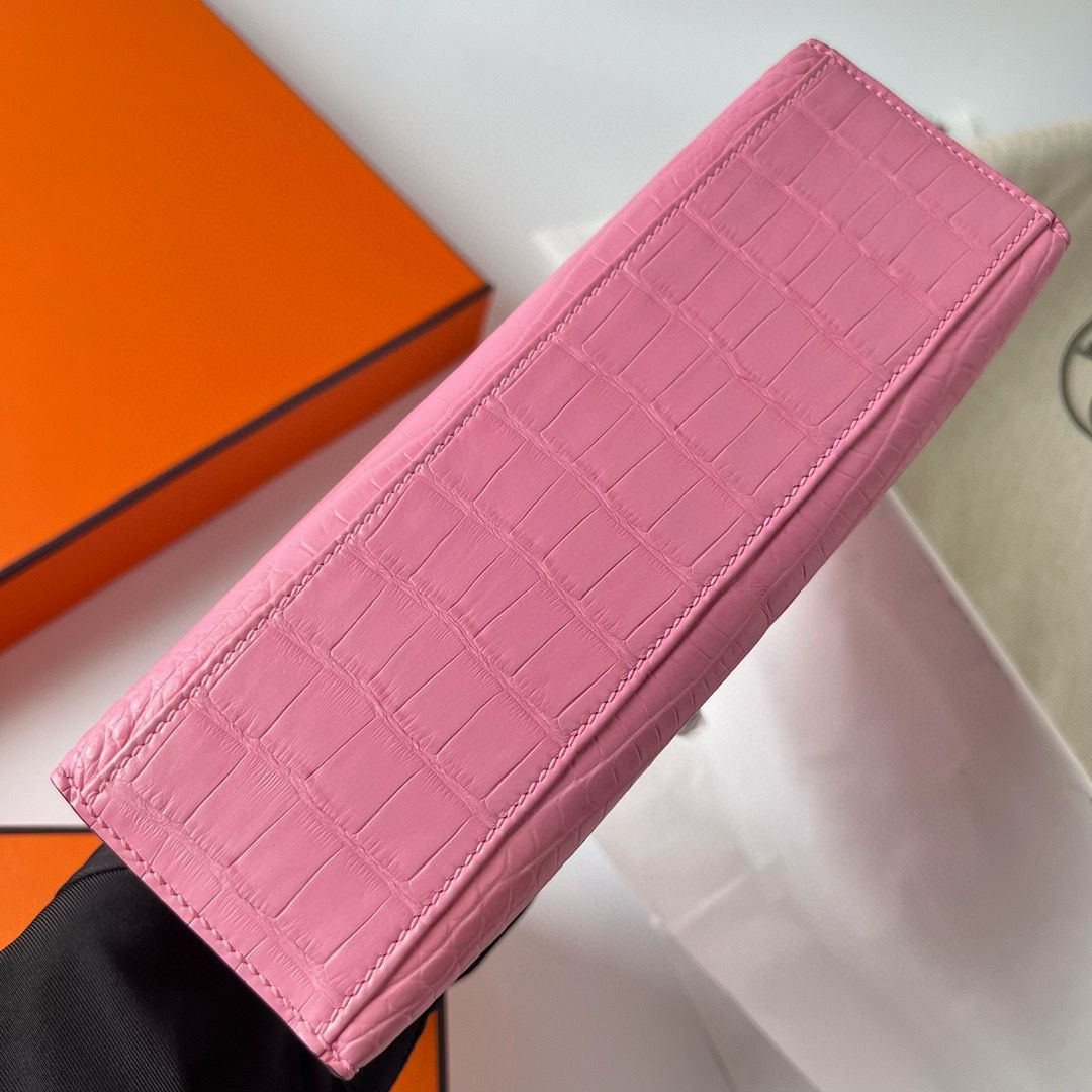 Hermes Kelly Pochette Handmade Bag in Rose Sakura Matte Alligator Leather - Image 7