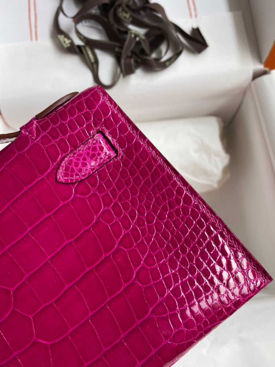 Hermes Kelly Pochette Handmade Bag In Rose Scheherazade Shiny Alligator Leather - Image 6