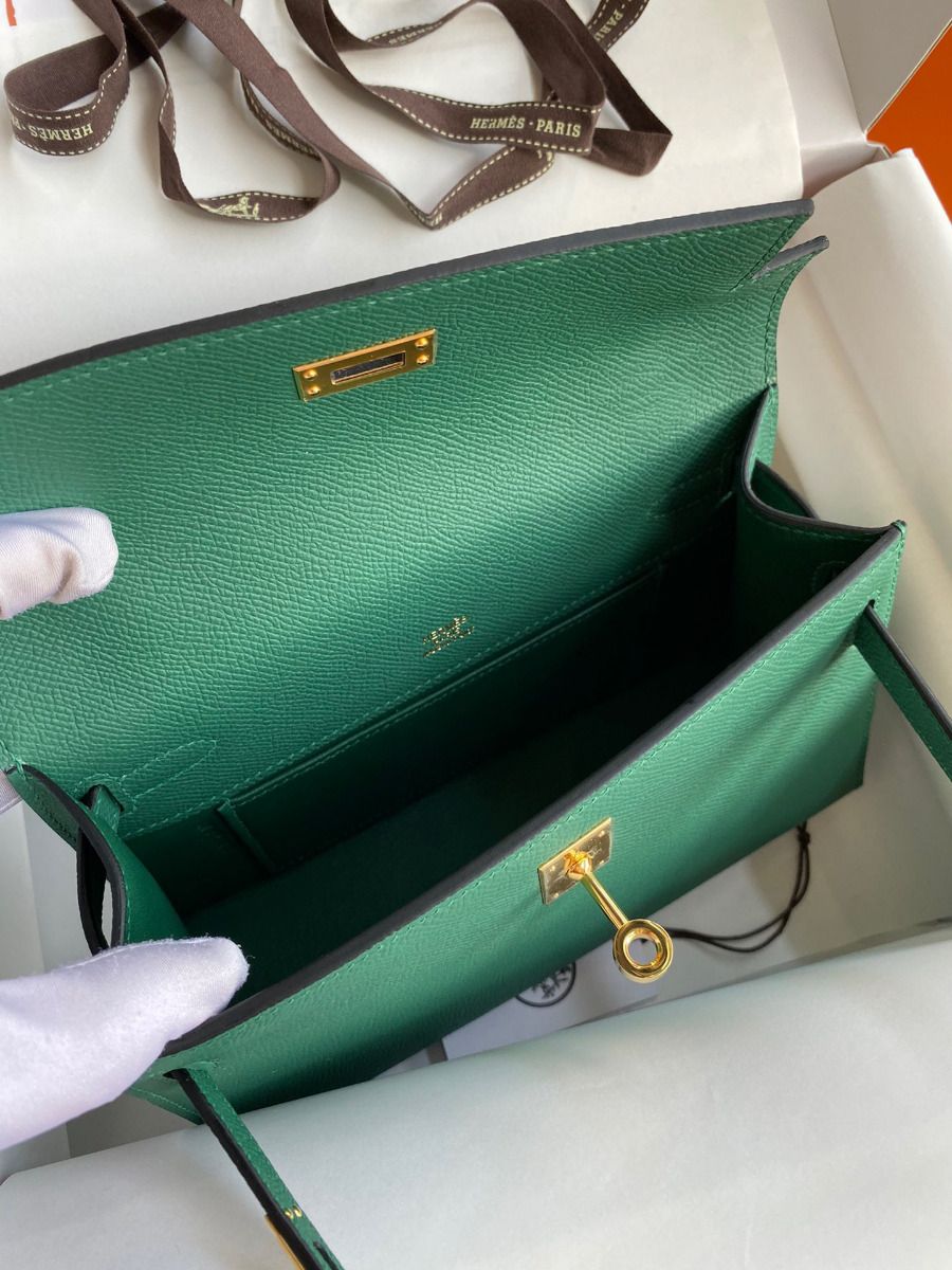 Hermes Kelly Pochette Handmade Bag In Malachite Epsom Calfskin - Image 9