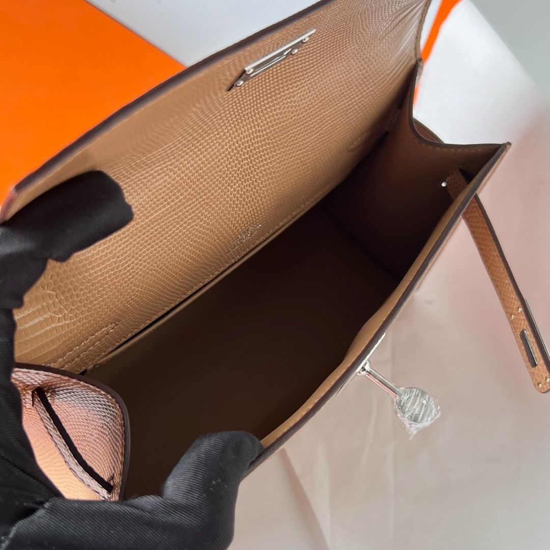 Hermes Kelly Pochette Handmade Bag In Chai Lizard Skin - Image 5