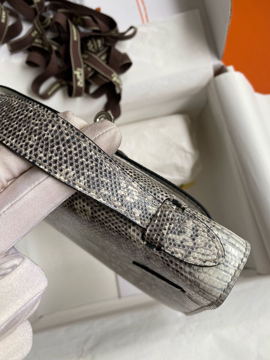 Hermes Kelly Pochette Handmade Bag In Natural Lizard Skin - Image 7