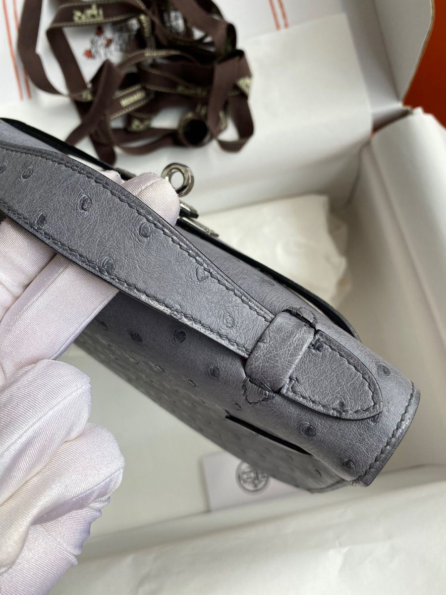 Hermes Kelly Pochette Handmade Bag In Gris Agate Ostrich Leather - Image 7