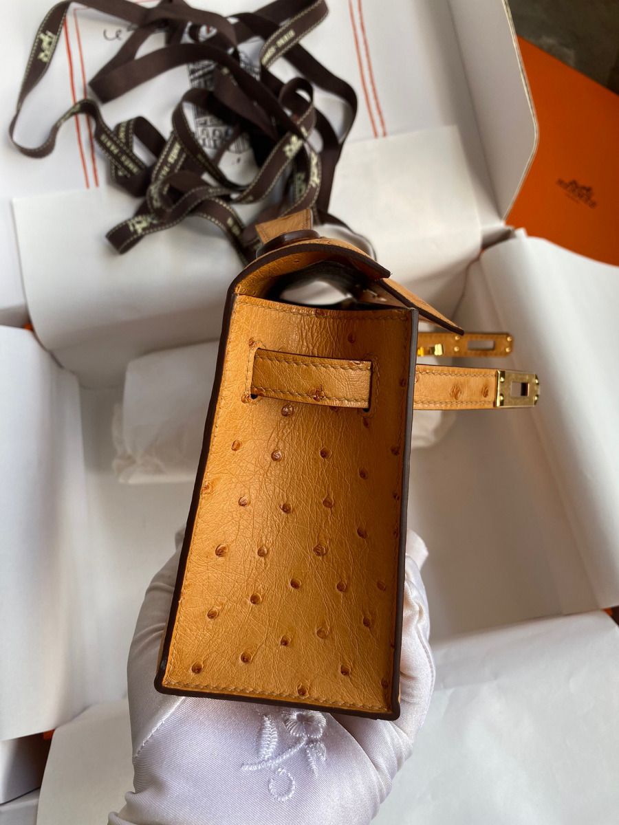 Hermes Kelly Pochette Handmade Bag In Sesame Ostrich Leather - Image 7