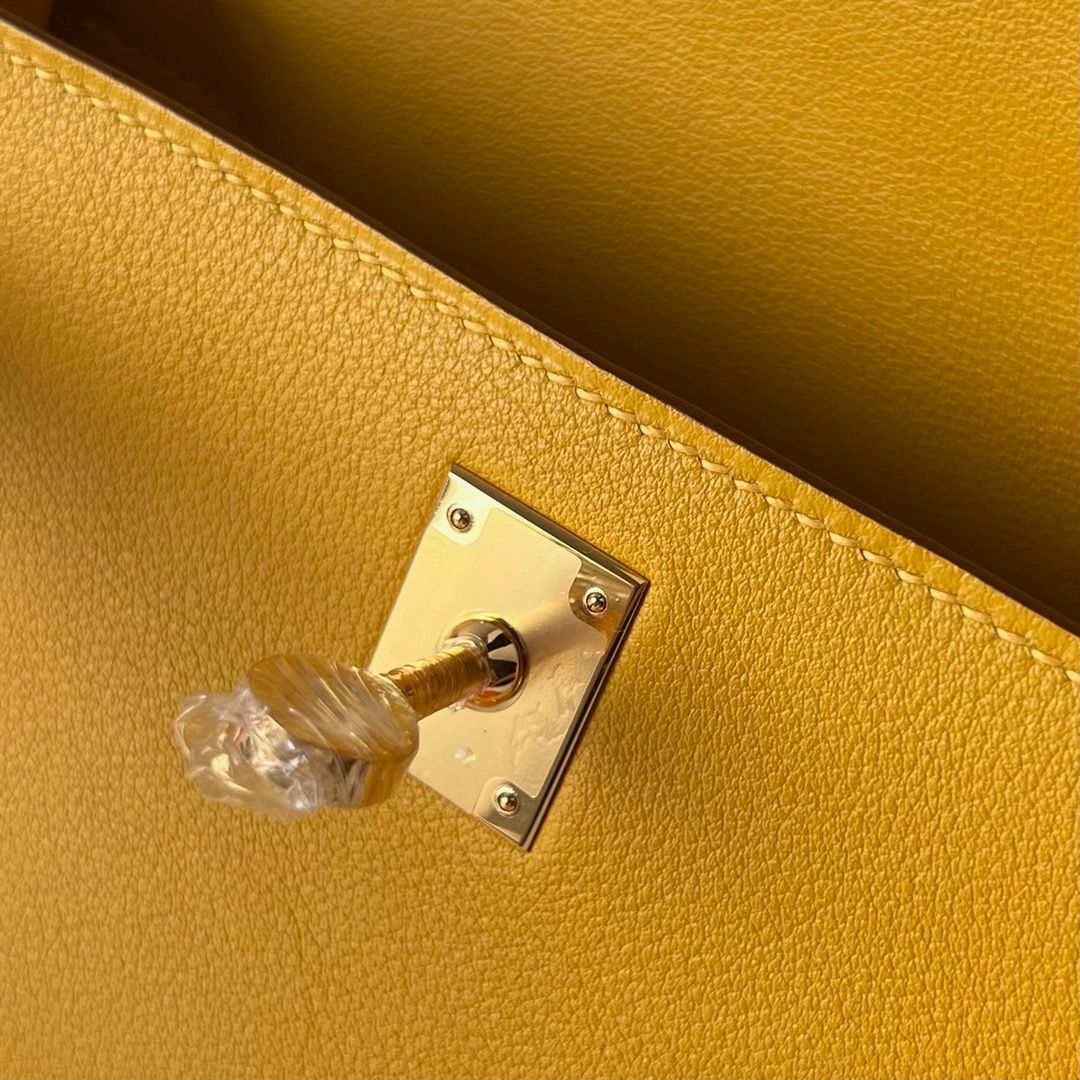 Hermes Kelly Pochette Handmade Bag In Jaune Ambre Swift Calfskin - Image 10