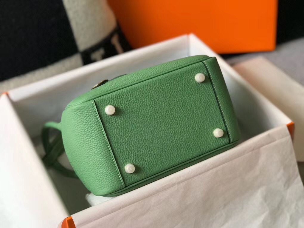 Hermes Lindy Mini Bag In Vert Criquet Clemence Leather GHW - Image 8