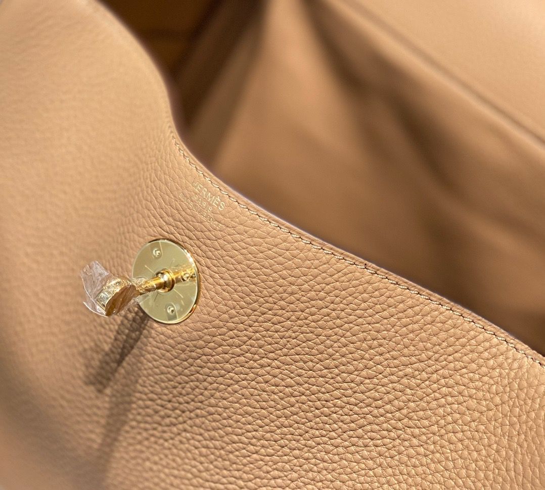 Hermes Lindy 30cm Bag In Chai Clemence Leather GHW - Image 9