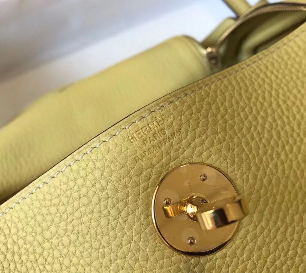 Hermes Lindy 30cm Bag In Jaune Poussin Clemence Leather GHW - Image 8