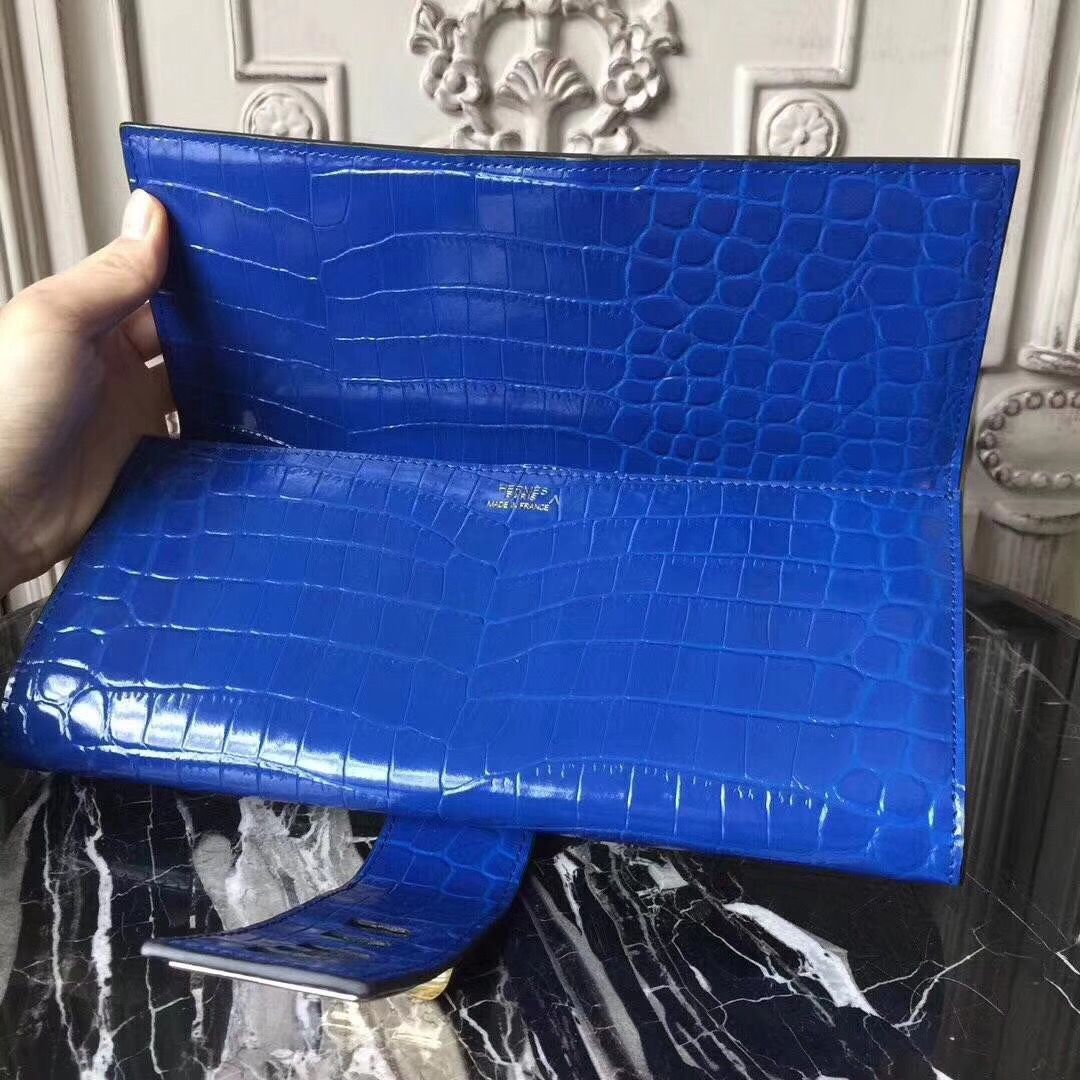 Hermes Medor Clutch Bag In Blue Crocodile Leather - Image 6