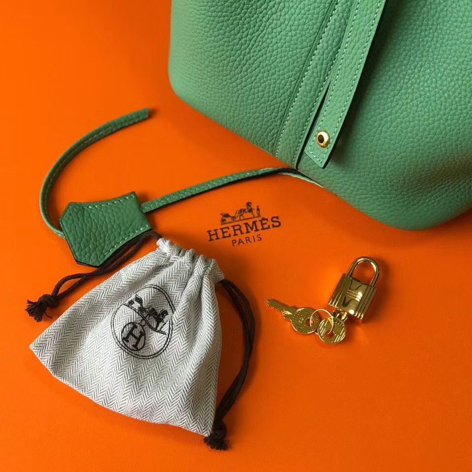 Hermes Picotin Lock 18 Bag In Vert Criquet Clemence Leather - Image 9