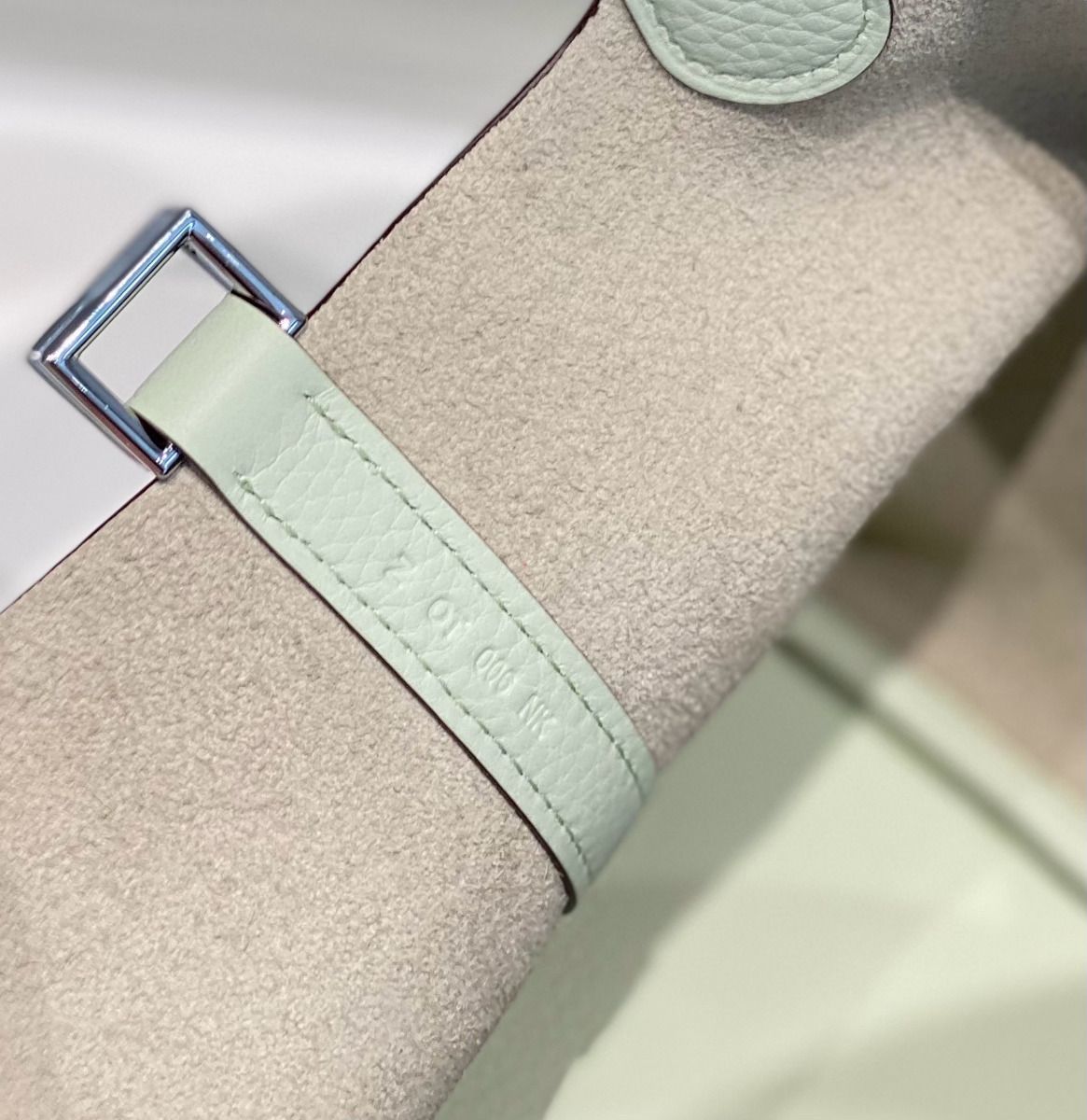 Hermes Picotin Lock 18 Bag In Vert Fizz Clemence Leather - Image 10