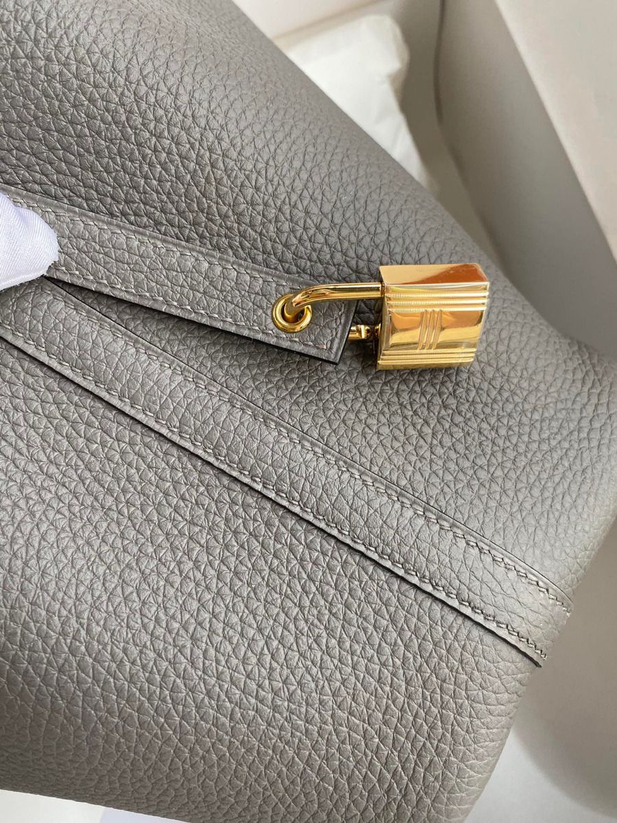 Hermes Picotin Lock 18 Handmade Bag in Etain Clemence Leather - Image 4
