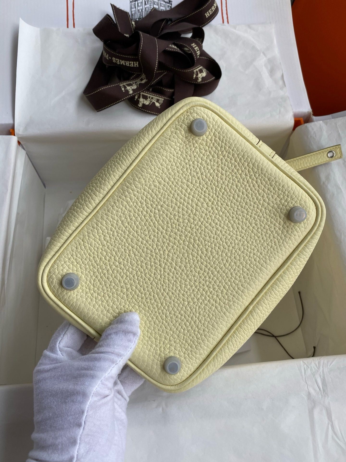 Hermes Picotin Lock 18 Handmade Bag in Jaune Milton Clemence Leather - Image 8