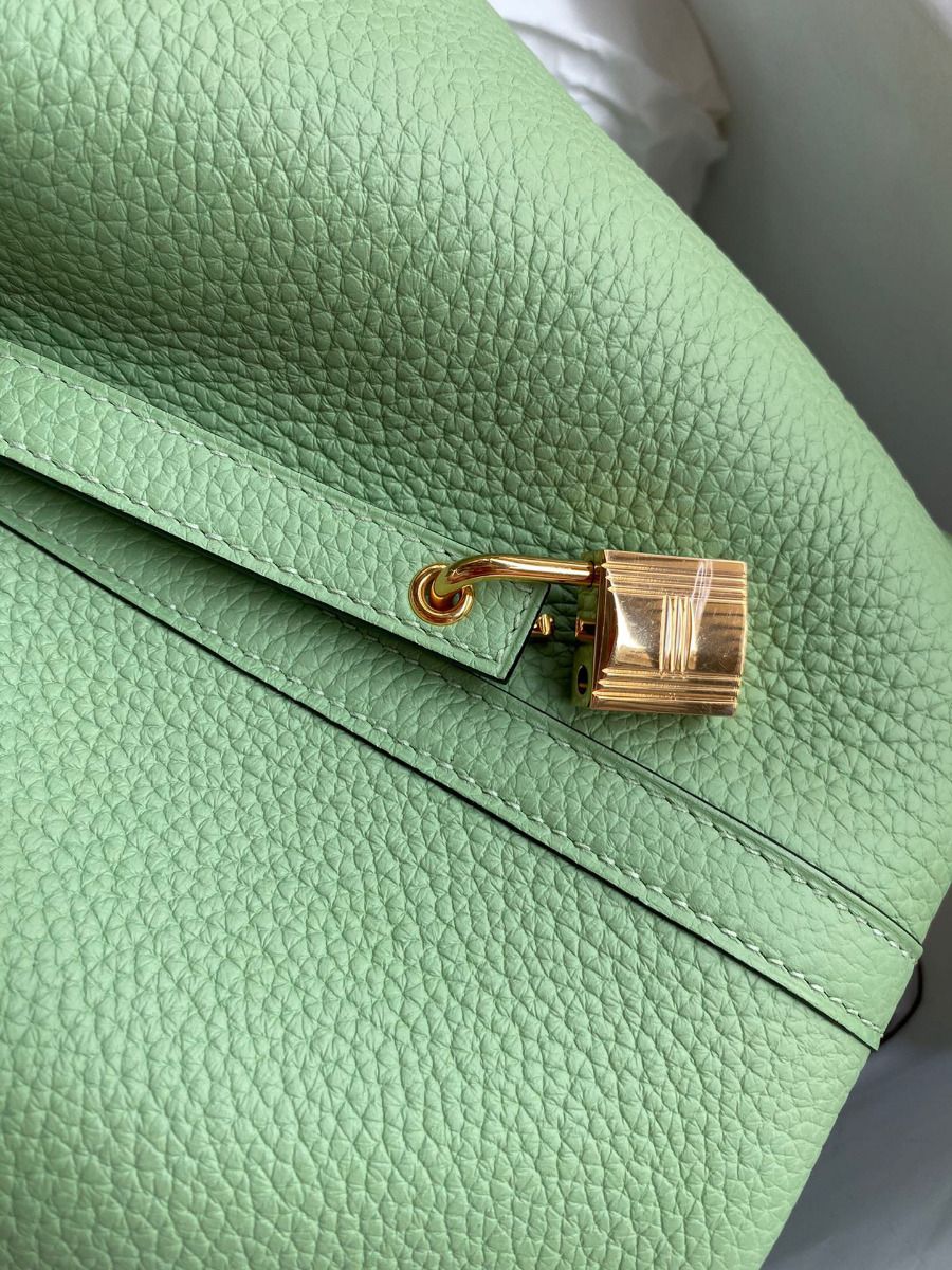 Hermes Picotin Lock 18 Handmade Bag in Vert Criquet Clemence Leather - Image 4