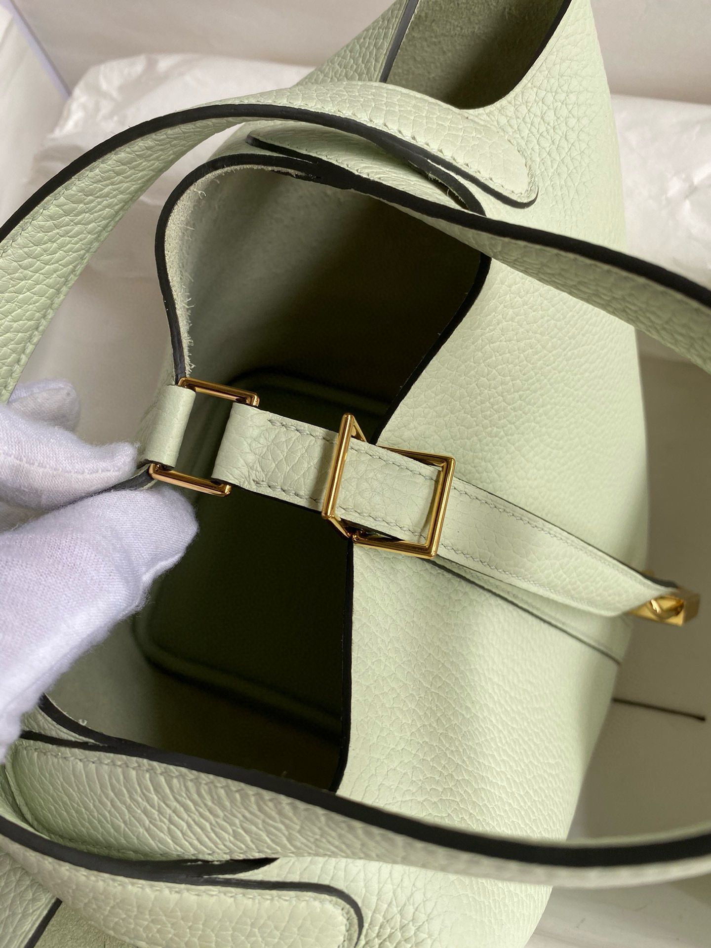 Hermes Picotin Lock 18 Handmade Bag in Vert Fizz Clemence Leather - Image 5