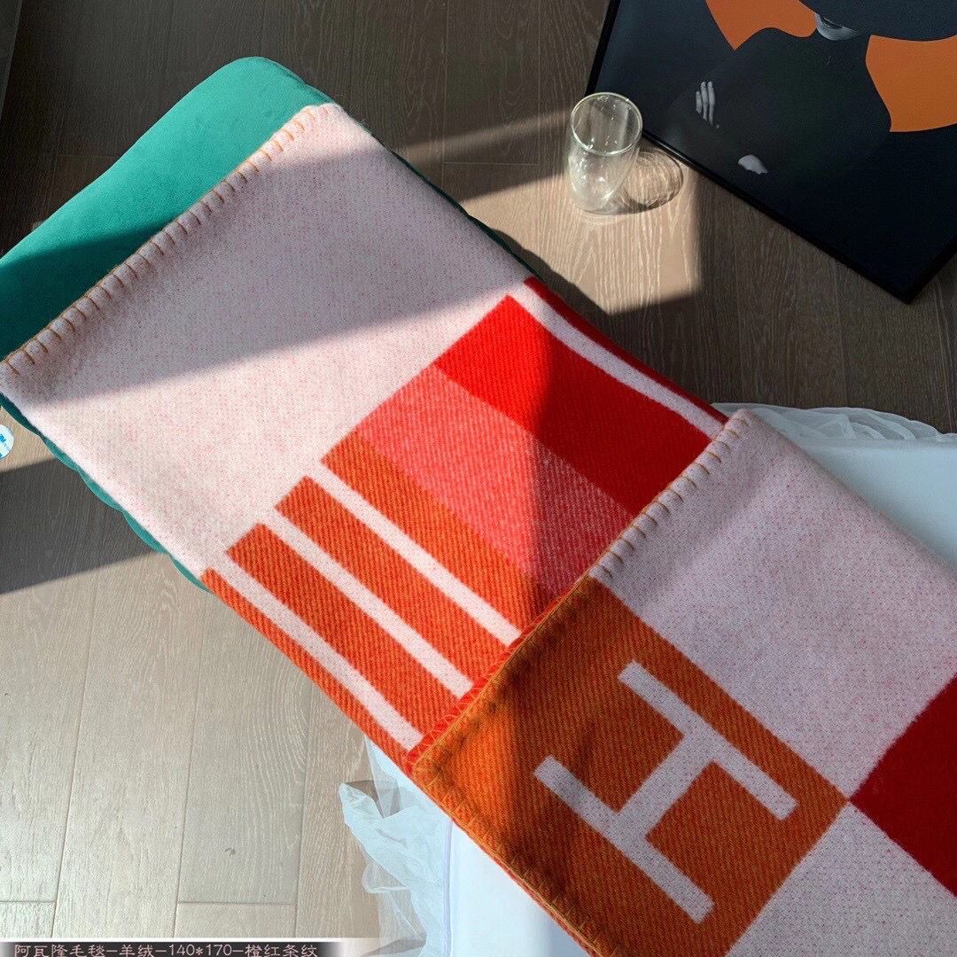 Hermes Geranium Avalon Vibration Throw Blanket - Image 7