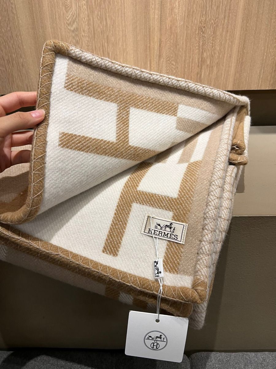Hermes Ithaque Blanket in Beige Wool and Cashmere - Image 6