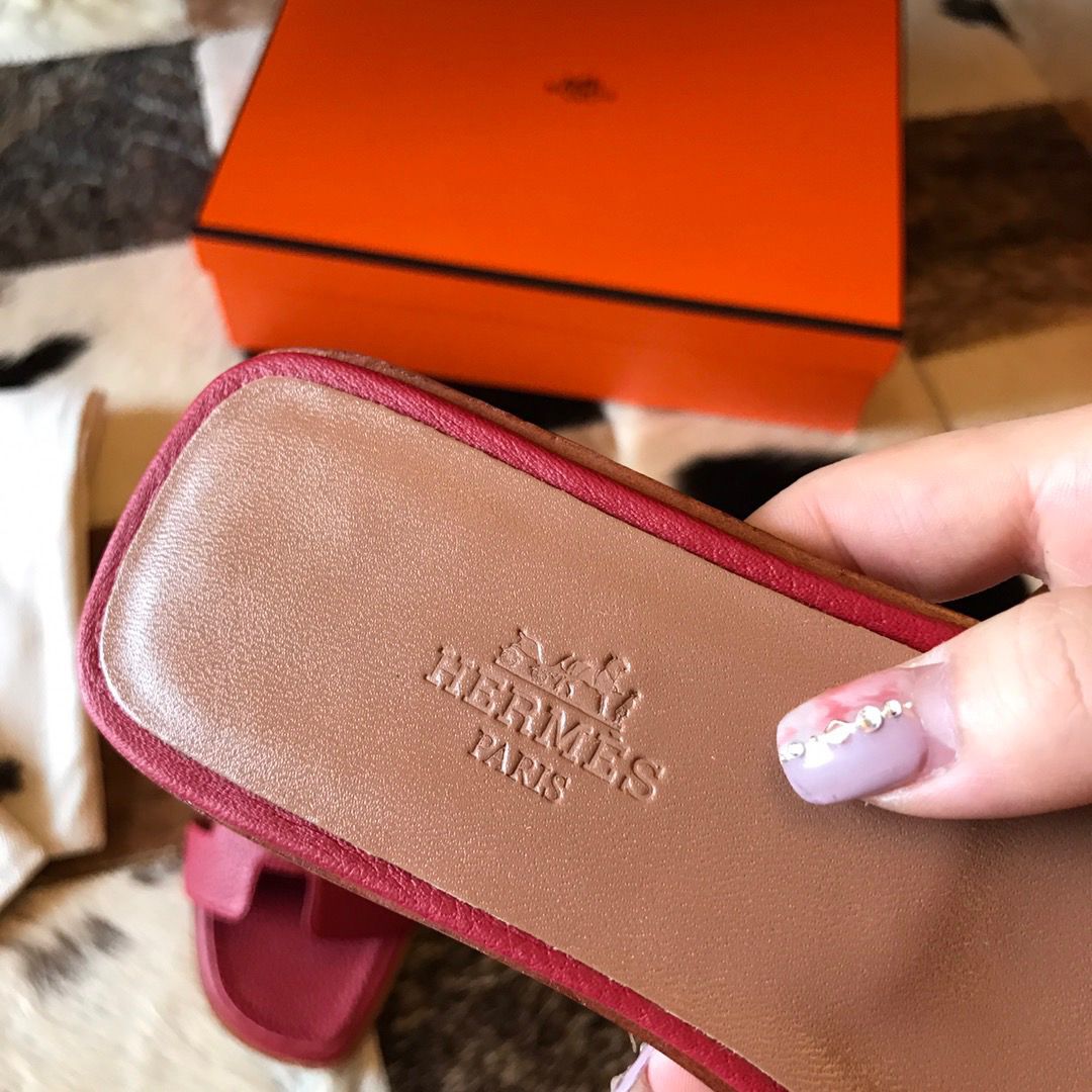 Hermes Oran Slide Sandals In Red Clemence Leather - Image 6